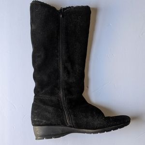 Bandolino Black Suede Side Zip Sherpa Lined Boots, 9.5